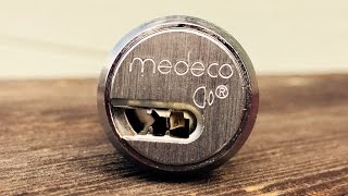 Medeco Duracam  Pick Flick [upl. by Killam498]