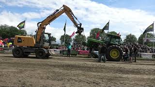 trekkertrek eext 07072024 het afslepen van de john deere [upl. by Leggat345]