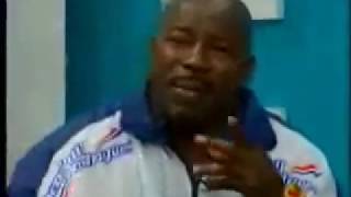 Reginaldo Holyfield reage ao ser provocado ao vivo [upl. by Asserat]