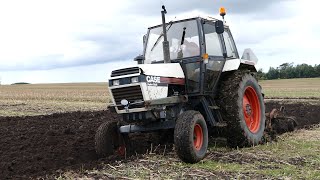 Case 1494 HydraShift in the field ploughing w 3furrow plough  DK Agriculture [upl. by Fennelly]