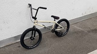 closer view  sunday bikes „soundwave“ 2022 BMX bike in glosw classic white [upl. by Hazaki]