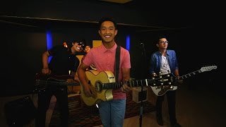 Aziz Harun  Senyum Official Music Video [upl. by Brout]