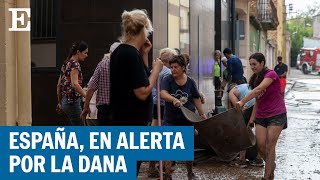 DANA  Las fuertes lluvias dejan inundaciones carreteras cortadas y personas atrapadas  EL PAÍS [upl. by Anan]