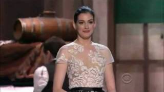 Anne Hathaway sings quotShes Me Palquot to Meryl Streep [upl. by Ylle]