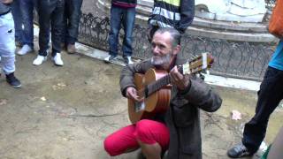 Artista callejero en Sevilla Javier de plaza de España  Guitarrista flamenco [upl. by Orvah330]