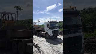 Volvo FH 550 Moving Dozer D85 SS automobile tambangindo tambangindonesia storytime shorts [upl. by Erv]