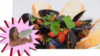 Come Pulire e Cuocere le Cozze  Ricetta Impepata di Cozze  Le Ricette di Alice [upl. by Meghan390]