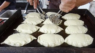 Malaysia Night Market Street Food  Chinese Leek Pie [upl. by Cronin]