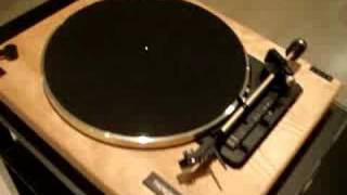 Thorens TD240 giradiscos  turntable [upl. by Yemrej]