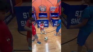 🏀 TIROS EPICOS EN BASKETBALL Y PIZZA 🍕  Leonel al Cuadrado shorts basketball [upl. by Floris]