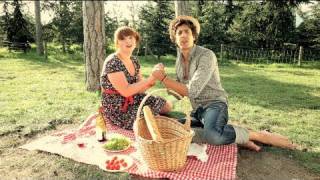 Max Boublil et Luce  Moyen Moyenne [upl. by Cleaves]