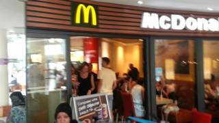 Les alarmes à incendie ne servent à rien chez Mcdonald [upl. by Jaquelin]