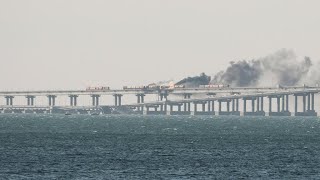 En direct  le pont reliant la Crimée à la Russie endommagé par lexplosion dun camion piégé [upl. by Nahk]