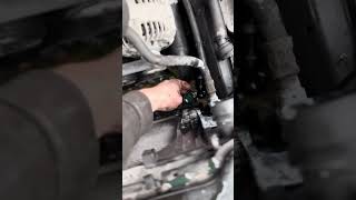 BMW e46 ￼changing top radiator hose and expansion tank ￼ [upl. by Auroora]