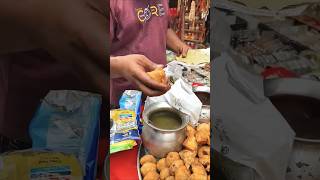 मथुरा के सुप्रसिद्ध ठंडे समोसे और कचोरी mathurashortvideofoodie explore foodieviralvideo [upl. by Ateikan98]