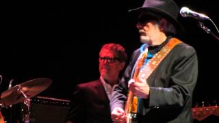 Okie from Muskogee Merle Haggard Bakersfield Fox Theater March 8 2014 [upl. by Annet750]