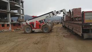 Tırdan Tuğla İndirme Binaya Verme  Mst 17 Metre Teleskopik  Mst Telehandler 17 Meter and Trailer [upl. by Marybelle807]