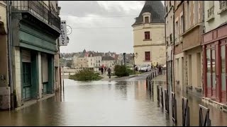 VIDÉO Inondations à Châtellerault  le pic de crue atteint dimanche aprèsmidi [upl. by Colier281]