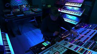 Mixing Synth and Drumloops on the Behringer Wing to create a song Live [upl. by Regni864]