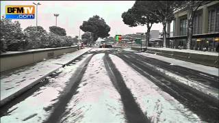 Laéroport de Marseille Provence sous 5 cm de neige [upl. by Ydnac]