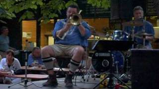 Kraillinger Brauerei  Biergarten mit Musik  Blechblosn  im Juli 2009 [upl. by Maite]