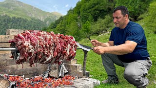 Grillen und Schlachten eines jungen Lammes für die Zubereitung von Schawarma [upl. by Eux286]