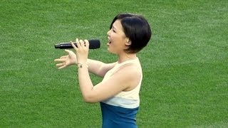 ALi 알리 Cho Yong Jin 조용진 Sings US Nat Anthem at Dodger Stadium 52714 Korean Night [upl. by Drusilla]