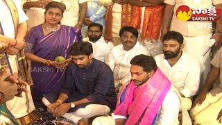 TTD Priests Gives Blessings To AP CM YS Jagan  Tirumala Brahmotsavam 2023 SakshiTVLIVE [upl. by Vasily]