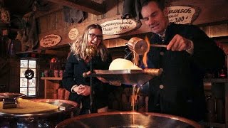 Feuerzangenbowle auf dem Würzburger Weihnachtsmarkt 2016 [upl. by Hekker]