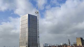 storm eunice  London wobbly crane and flying Trash [upl. by Marelya]