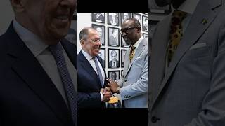 😅 «Tu es très populaire auprès des femmes » Diop dit à Lavrov [upl. by Wilonah]