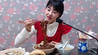 간짜장  짬뽕  탕수육  호빵 후식  Jajangmyeon  Jjambbong  Sweet and Sour Pork  Hoppang 신짱아못말려 [upl. by Jermayne]