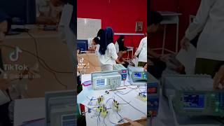 Praktikum Osiloskop  TAV bangunlahjiwadanraganya education smkbisa audiovideo elektronika 🇮🇩 [upl. by Eltsirhc]