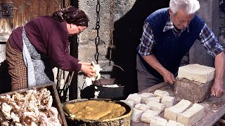 JABÓN artesanal con aceite usado y sosa Elaboración tradicional en el Pirineo en 1997 [upl. by Aubarta458]