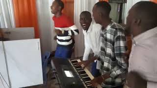 Habaye Umunezero hamwe nabashitsi kuva Umoja kayole Rev Butoto et Rev Amédée Umunezero 💔🎹🔥💕🎹🎹 [upl. by Nagaet]