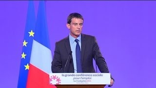 Conférence sociale Valls annonce une baisse dimpôt pour les classes moyennes en 2015  0807 [upl. by Holly]