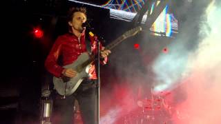 Muse Perform quotKnights of Cydoniaquot at the World War Z World Premiere in London [upl. by Kcor]