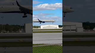 🛬🛬 Delta airplane planespotting landing short fll plane holiday aviation pilot fyp fly [upl. by Dadinirt]