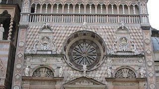 Bergamo Alta piazza Duomo Cappella Colleoni SMaria Maggiore Battistero Duomo Cattedrale S Croce [upl. by Blumenfeld322]