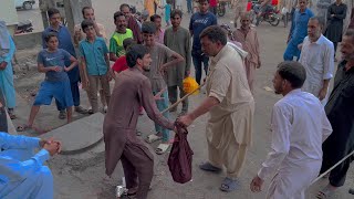 Daily Mausammi Chori Karne Wala Chor Lahore Ki Funny Video 4k Funny Prank Video 4k [upl. by Teilo]