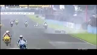 M Fadli 43 BIG CRASH After Chequered Flag Sentul Asia Race 600cc 2015 [upl. by Porush487]