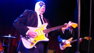 LOS STRAITJACKETS  quotNEW SIBERIAquot [upl. by Anaujait]