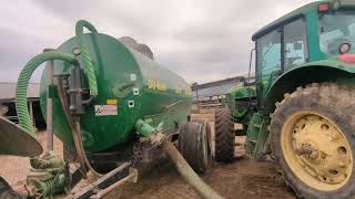 Spreading fertilizer quotpooquot Manure pump filling vacuum tank [upl. by Euginimod]