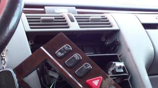 Разборка передней консоли Mercedes W210 Dismantling the front console [upl. by Suryt]