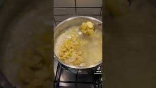 Fave e cicoria pugliafood traditionalfood cookingvideo verdura cucinaitaliana faveecicoria [upl. by Rosse]