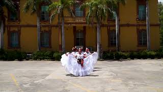 BAILE FOLKLÓRICO LA BRUJA MUSICA LA BRUJA TLEA HUICANI Y LINO CHAVEZ [upl. by Hgielhsa67]