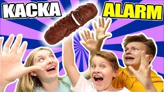 KACKA ALARM 😂 Wer fängt die Kackwurst 💩  TipTapTube Family 👨‍👩‍👦‍👦 [upl. by Einnol]