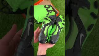 EPIC BOOTS 📦🔎Unboxing Nike Total 90 Laser 😍😍🟢⚫ [upl. by Lytle535]