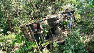 The girl rescues and restores severely damaged cars abandoned in the woods Can she do it [upl. by Ednew]