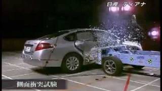 Crash Test 2009  20 Nissan Teana  Renault Safrane  Samsung SM5 Side Impact JNCAP [upl. by Mahala]